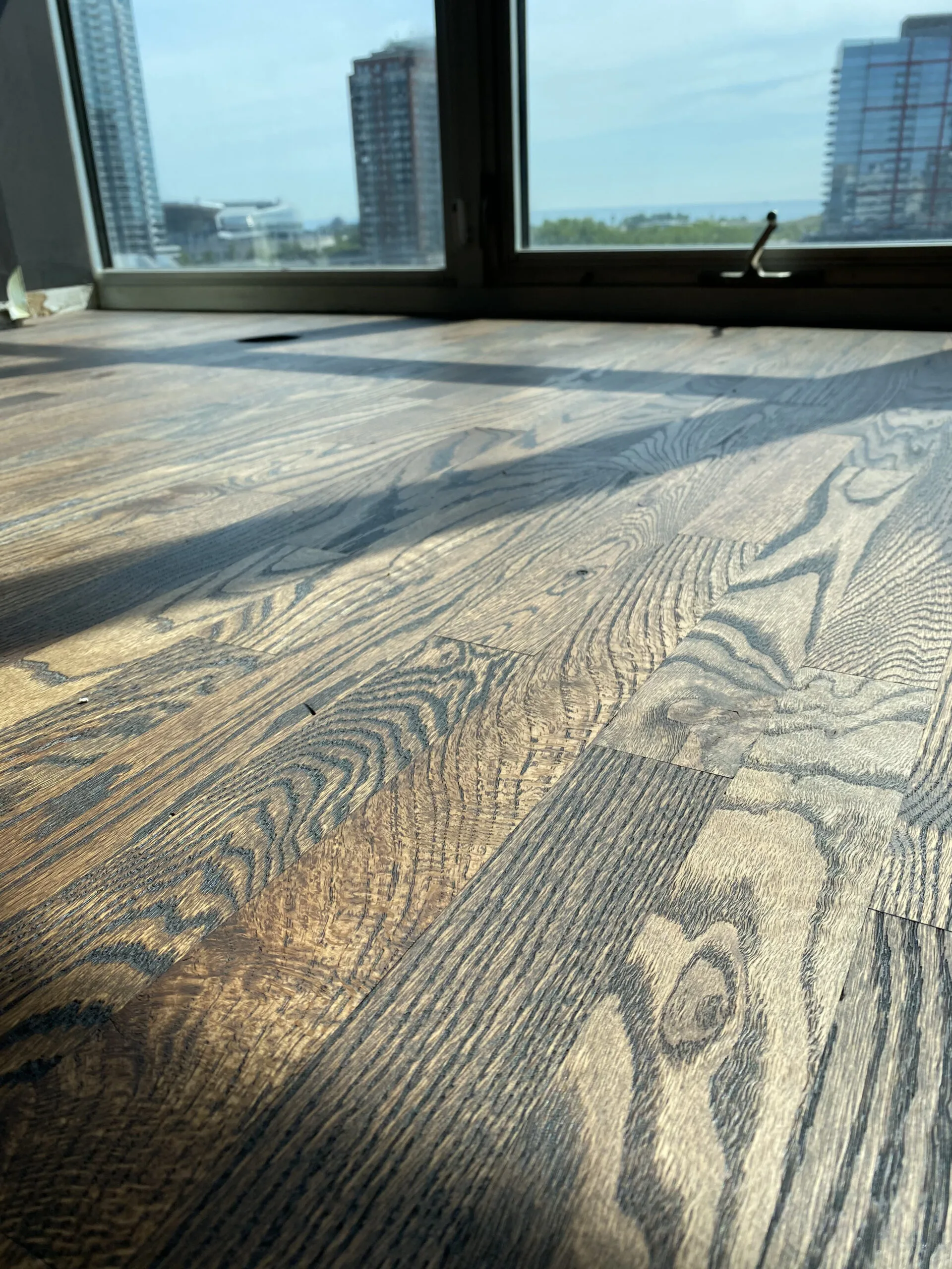 Beautiful Oak Wood Grain after Installation